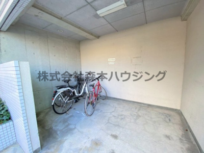 【その他共用部分】 | 　リベラルマンション | 駐輪場です