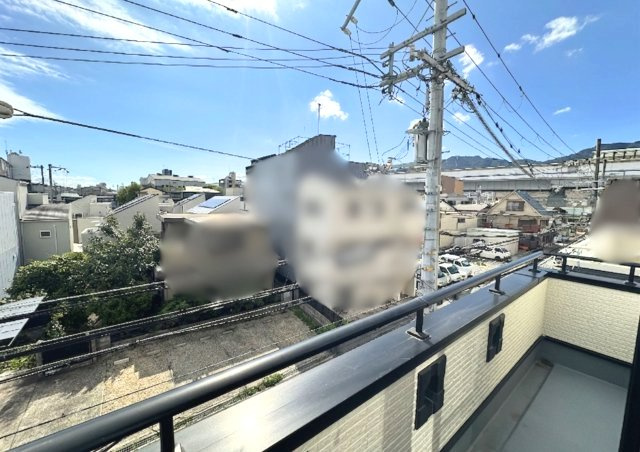 新在家南町2丁目のバルコニー|南西向きバルコニーで開放的な眺望です。
