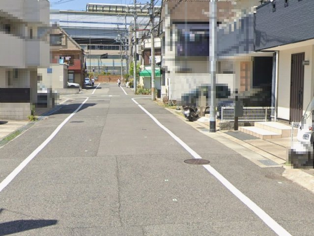 新在家南町2丁目の前面道路含む現地写真|駐車も楽々　前面8.2ｍ道路に面した住まい
