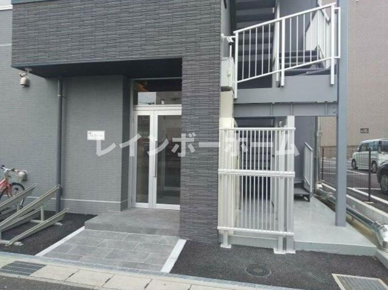 LE・ZINDÉ のエントランス