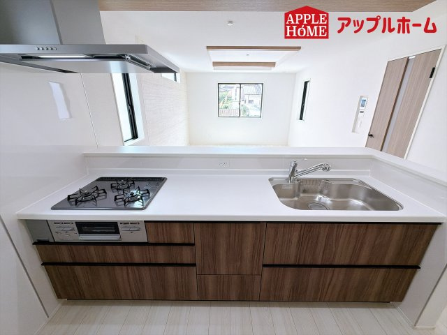 さいたま市奈良町10期のキッチン|キッチンの収納も充実☆食洗器完備で家事も楽々♪生活の質が向上すること間違いなしの充実設備です。