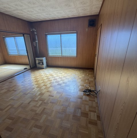 白老郡白老町萩野312-82戸建の居間・リビング