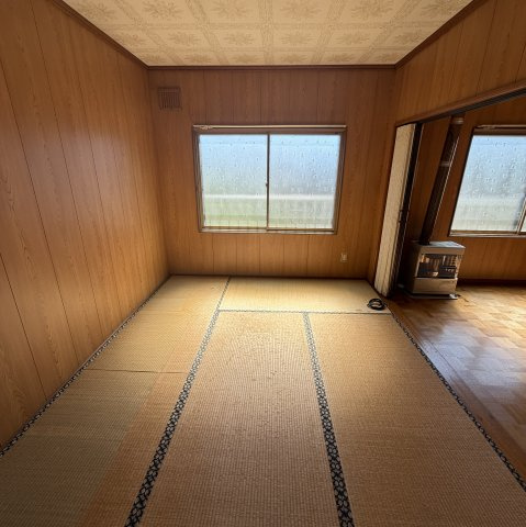 白老郡白老町萩野312-82戸建の居間・リビング