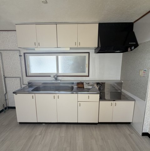 白老郡白老町萩野312-82戸建のキッチン