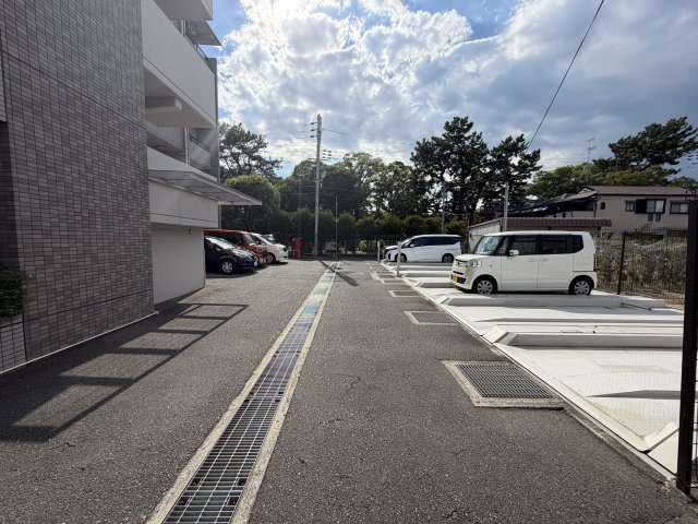 ラ・フォーレ武庫川の駐車場