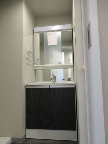 LIFEMENT GLANZ SAKAIMACHIの洗面所|コンパクトで使いやすい洗面所