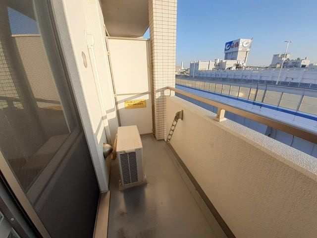 Ｔ’ｓ　ＣＵＢＥ　ＺＥＲＯのバルコニー