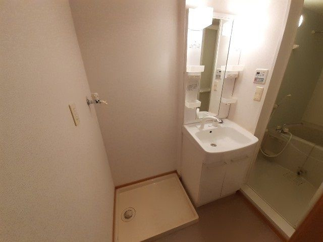 Ｔ’ｓ　ＣＵＢＥ　ＺＥＲＯの洗面所
