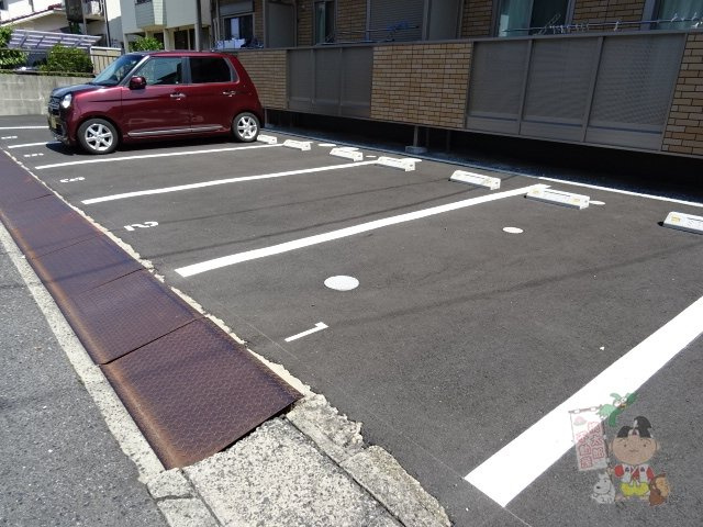 アウルの駐車場