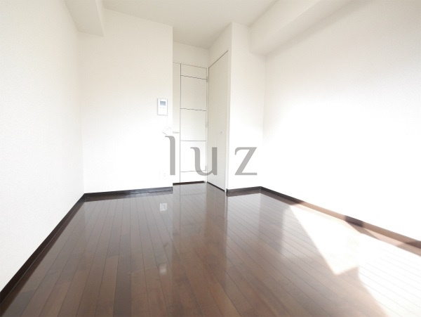 フェニックス新横濱エオールの寝室|明るいお部屋です！