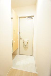 【玄関】 | D-ROOM West | ※同物件・反転タイプの写真です