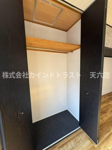 大阪市北区豊崎６丁目の一戸建ての収納|こまごまとしたものを収納できそうですね