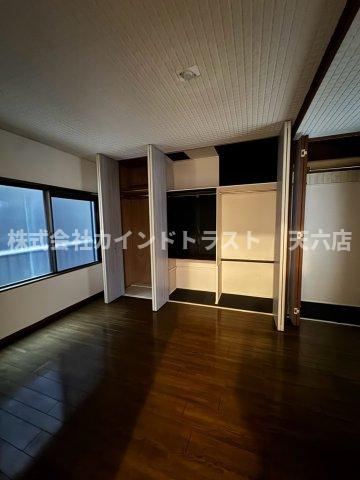 大阪市北区豊崎６丁目の一戸建ての居間・リビング|使いやすいリビングです