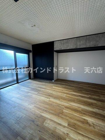 大阪市北区豊崎６丁目の一戸建ての居間・リビング|使いやすい居間です