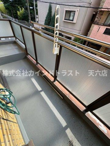大阪市北区豊崎６丁目の一戸建てのバルコニー|暖かな日差しのふりそそぐバルコニー