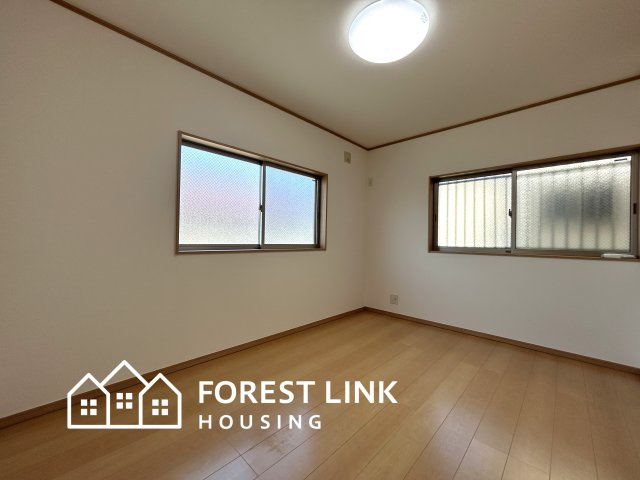 高見の里2　戸建の洋室