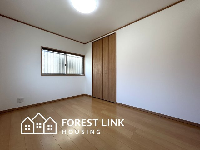 高見の里2　戸建の洋室