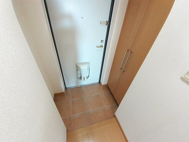 Ｔ’ｓ　ＣＵＢＥ　ＺＥＲＯの玄関