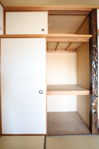 ライオンズマンション姫路東今宿の収納|和室1にある押し入れ