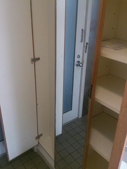 エルミ千駄木の玄関|シューズクローゼット