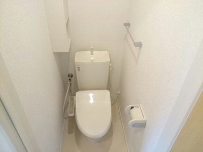 【トイレ】 | ネオ・エリタージュ | 清潔感のあるトイレです