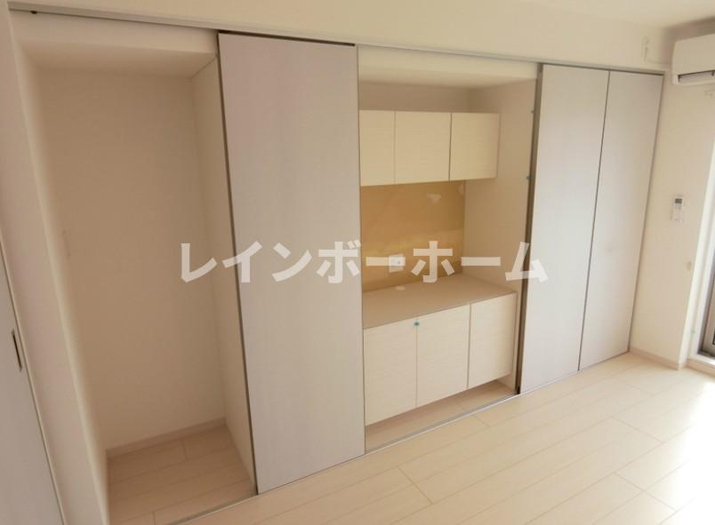 リブリ・エスアイエム　仲介手数料（賃料の1.10ヵ月）の50％OFF対象物件！の内装|明るい室内です