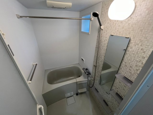 寝屋川市大利元町のアパートの浴室|改装前
