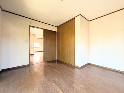【洋室】 | ◆麻生区上麻生5丁目　中古戸建◆ | ◆子どものスタディ空間として、あるいは書斎やホビールームとして生活スタイルに合わせて使えるプライベートルーム。居心地のいい落ち着いたインテリアが似合います。