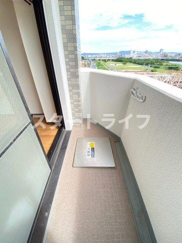 大阪市淀川区西中島１丁目の賃貸マンションのバルコニー