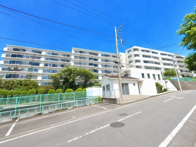 【外観】 | スカイビュー戸塚1号棟　ペット飼育可/両面バルコニー/4LDK/全居室収納あり | ◆管理体制良好なマンションです。清潔感のあるエントランスに開放感のある住環境。