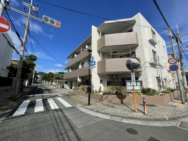 エバーグリーンフラッツの外観
