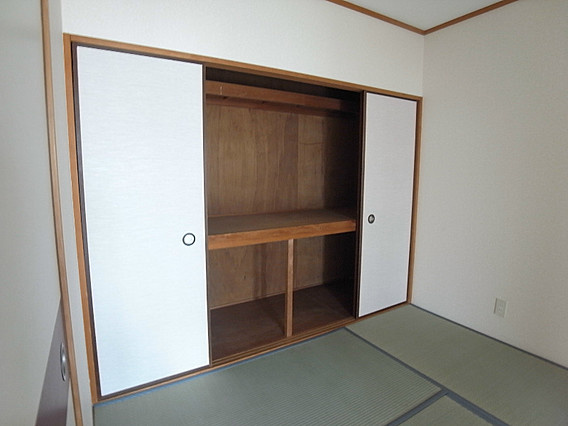 グランディアルネッサンス野崎通りの収納