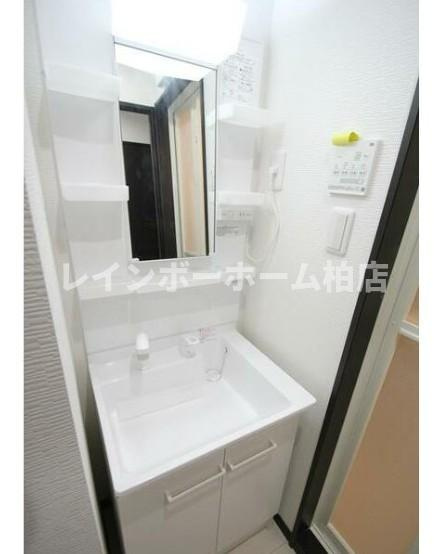【仲介手数料：50％OFF】対象物件！の洗面所|忙しい朝には欠かせない洗面所です