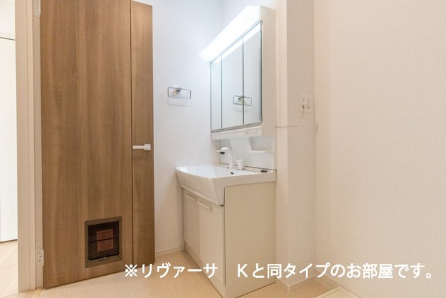 エルドラード　Ａの洗面所|ゆったりとスペースのある洗面所