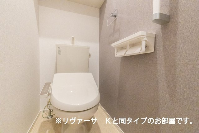 エルドラード　Ａのトイレ|落ち着いた色調のトイレです