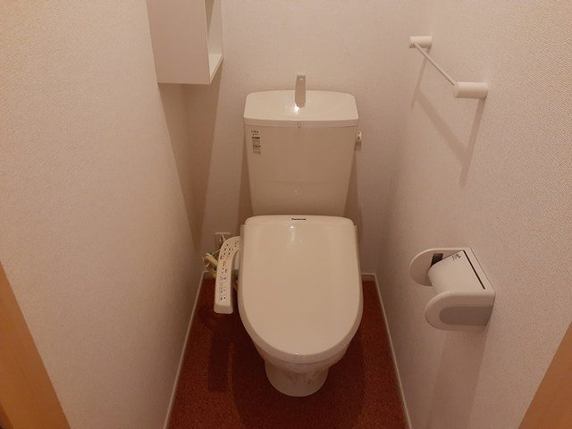 フォルトゥーナ・Ⅱのトイレ|落ち着いた色調のトイレです