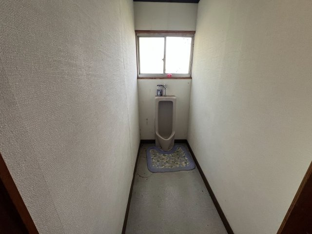 宇佐市大字住江　２階建　５DKのトイレ