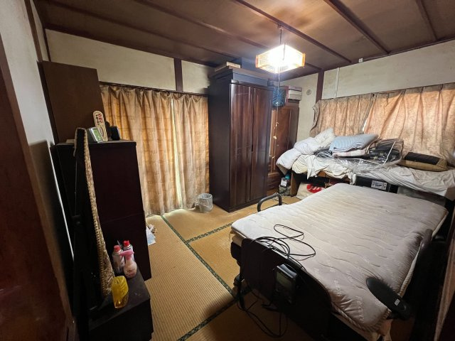 宇佐市大字住江　２階建　５DKの和室