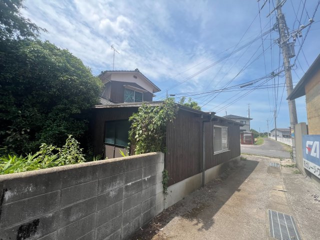 宇佐市大字住江　２階建　５DKの前面道路含む現地写真