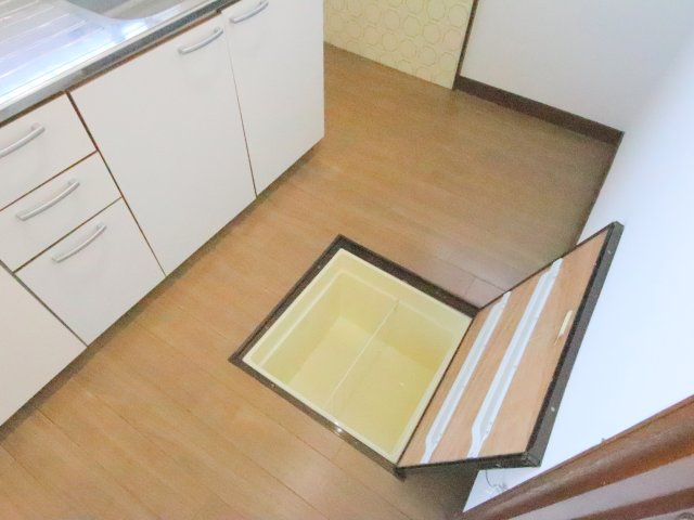 生駒市俵口町の一戸建てのキッチン