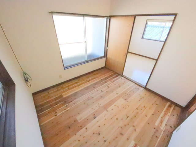 生駒市俵口町の一戸建ての洋室