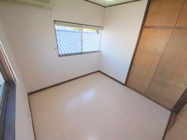 生駒市俵口町の一戸建ての洋室