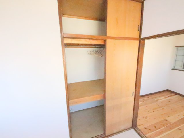 生駒市俵口町の一戸建ての収納