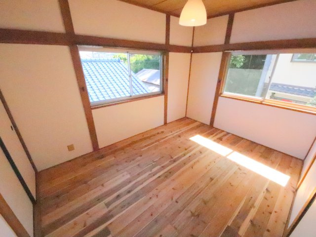 生駒市俵口町の一戸建ての洋室