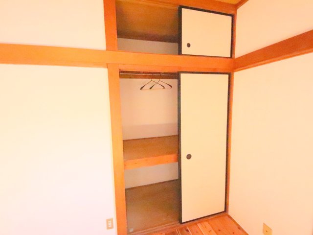 生駒市俵口町の一戸建ての収納