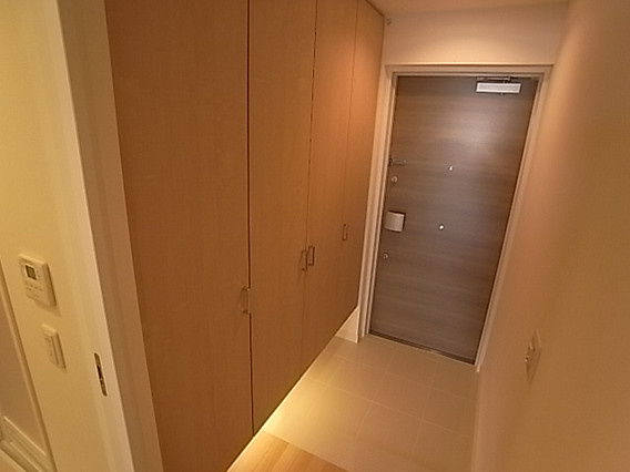 神戸市中央区下山手通６丁目の賃貸マンションの玄関