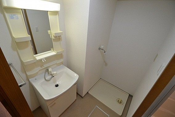 神戸市中央区御幸通２丁目の賃貸マンションの洗面所