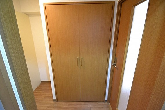 神戸市中央区御幸通２丁目の賃貸マンションの収納