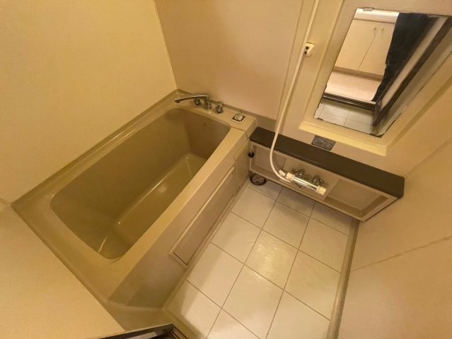 芦屋市翠ケ丘町の賃貸マンションの浴室