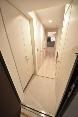 神戸市中央区中町通４丁目の賃貸マンションの玄関